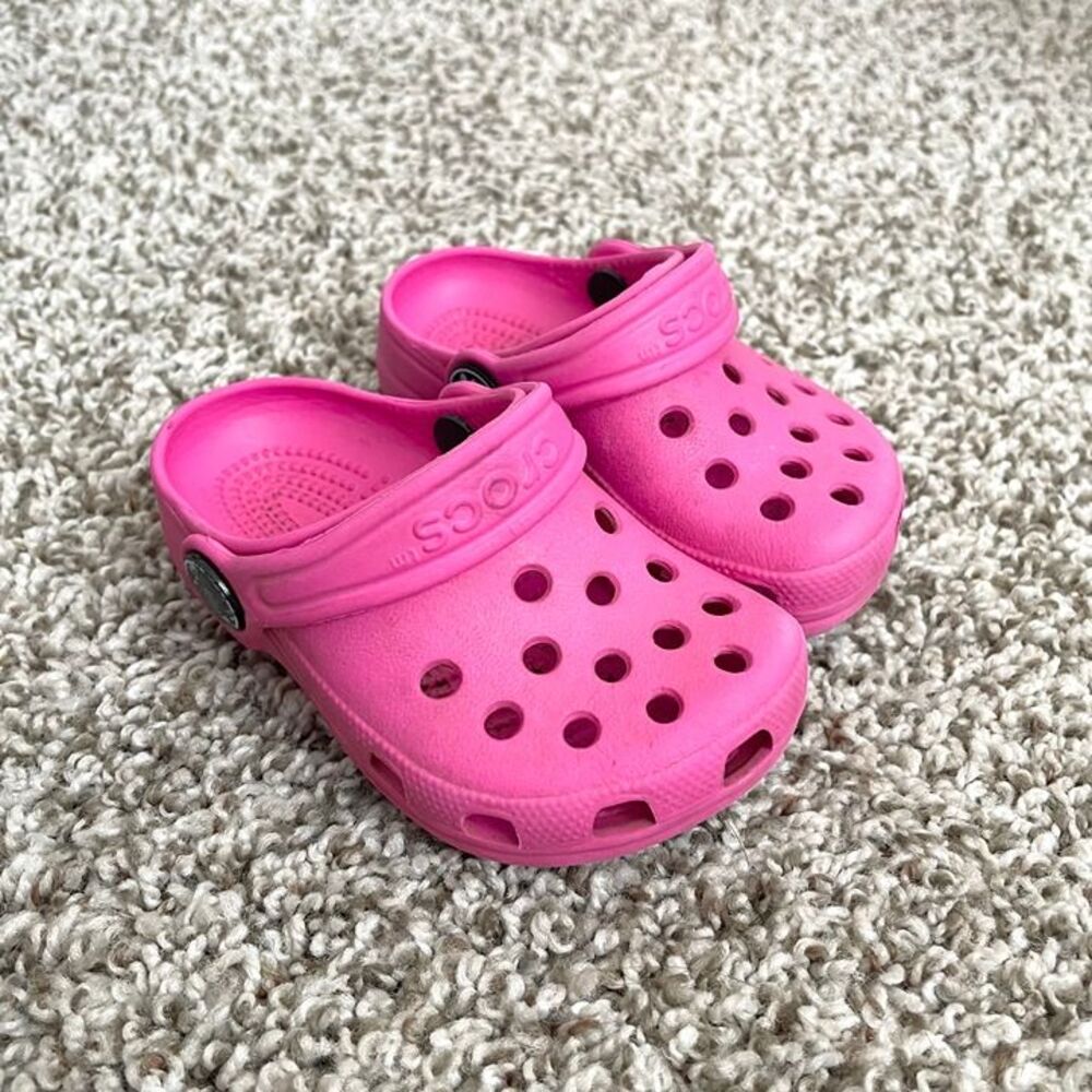 Size 4 / Baby Girl Pink Crocs
